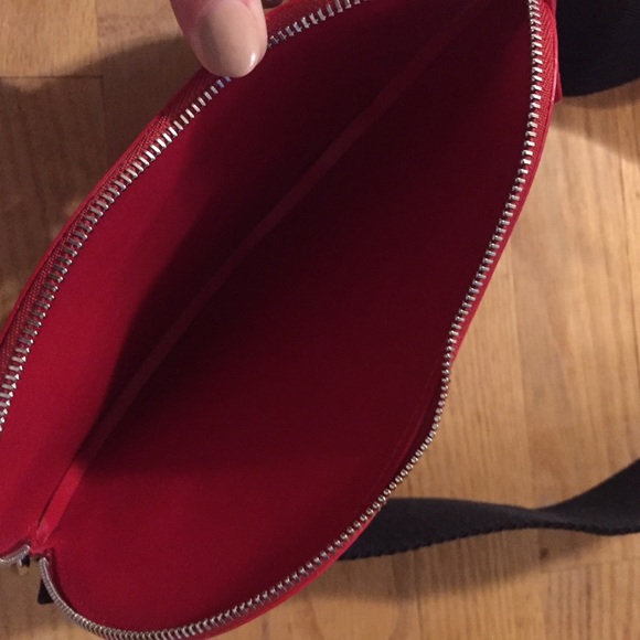 SOLD Jacquemus Le Haricot Bandoulière Crossbody - Picture 5 of 6